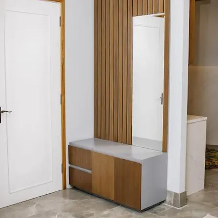 Charming & Panoramic 2 Bed In The Heart Of *